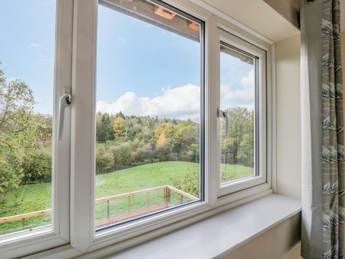 Meadowfields Villa Kidderminster Eksteriør billede