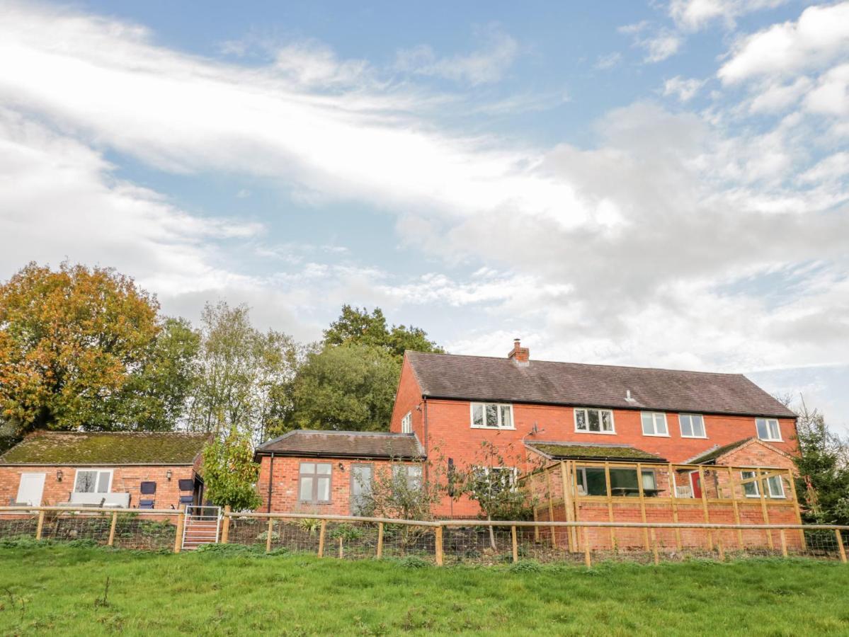 Meadowfields Villa Kidderminster Eksteriør billede